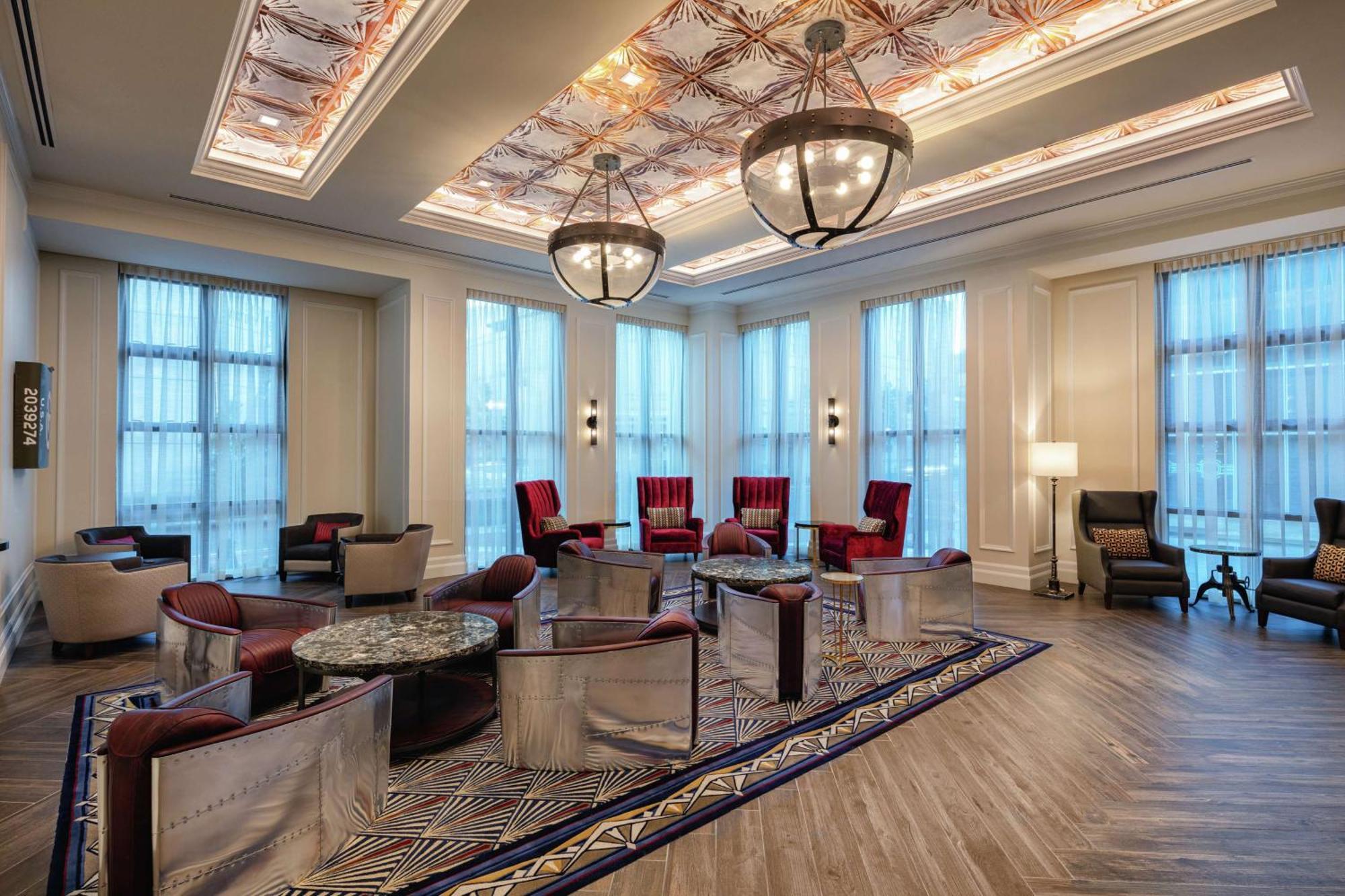 The Higgins Hotel New Orleans, Curio Collection By Hilton Eksteriør bilde